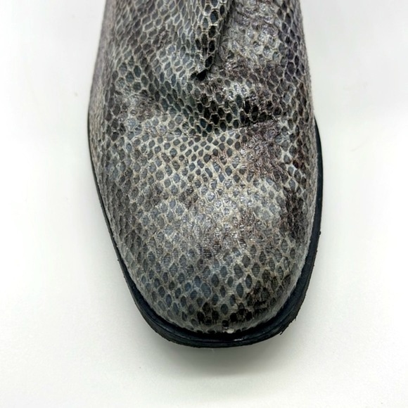 Kenneth Cole Reaction - Chelsea Salt Snakeskin Pull On Ankle Boot Size 10 - Picture 4 of 14